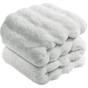 Touchat Luxury Faux Rabbit Fur Throw Blanket for Couch,Super Heavy Warm Cozy Fuzzy Blanket for Sofa Bedroom Living Room,Ultra Soft Fluffy Reversible Plush Blanket for Home Decor Gifts,Cream White(Grey)